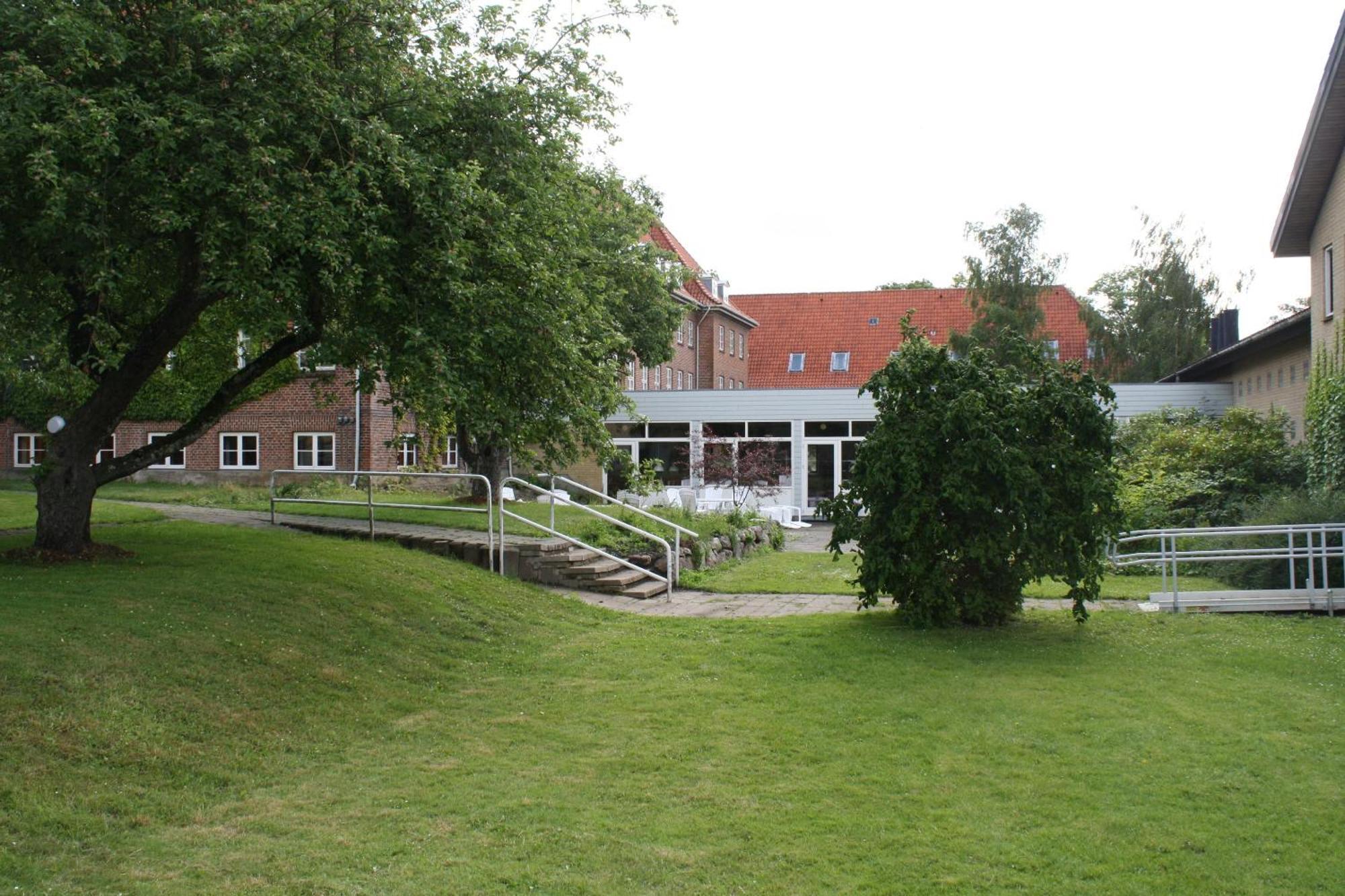 Emmaus Hostel Haslev エクステリア 写真